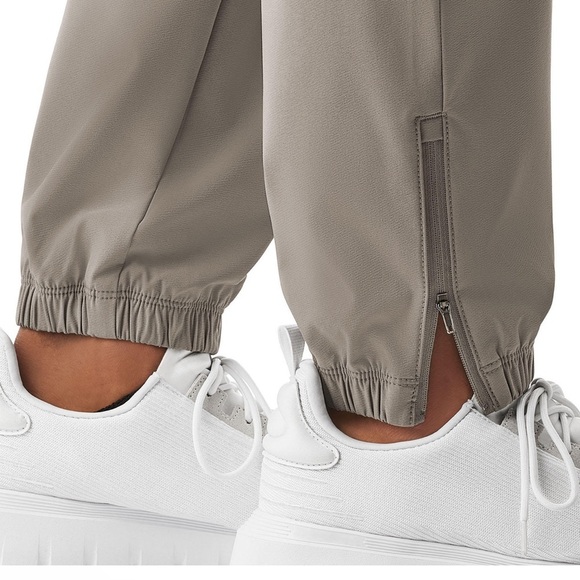 Member's Mark Men's Travel Jogger Sz M Grey Bisque NWOT - Picture 5 of 8